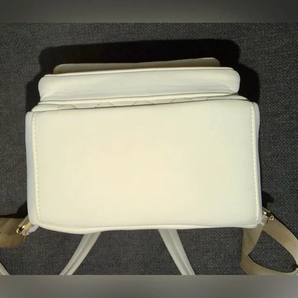 Loungefly Harry Potter Golden Snitch Quilted Mini Backpack - Picture 6 of 11